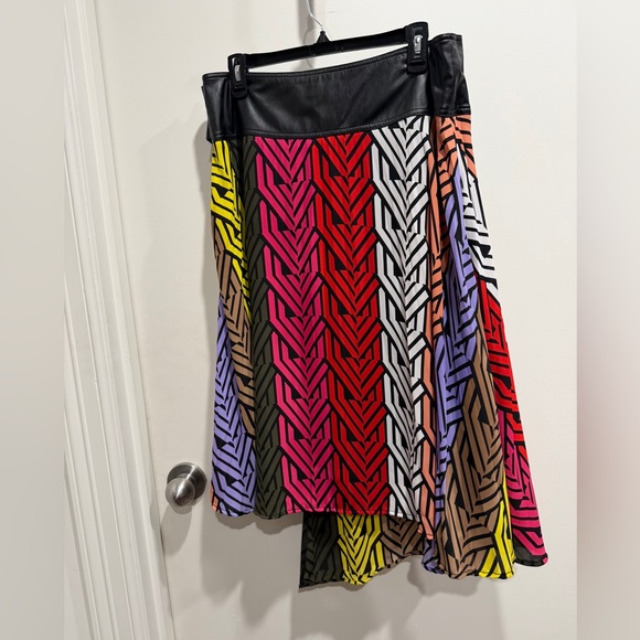 NY & C Multicolor Chevron Pattern Skirt. NWT - Picture 3 of 7